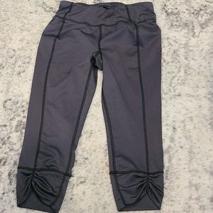 Danskin now fitted capris